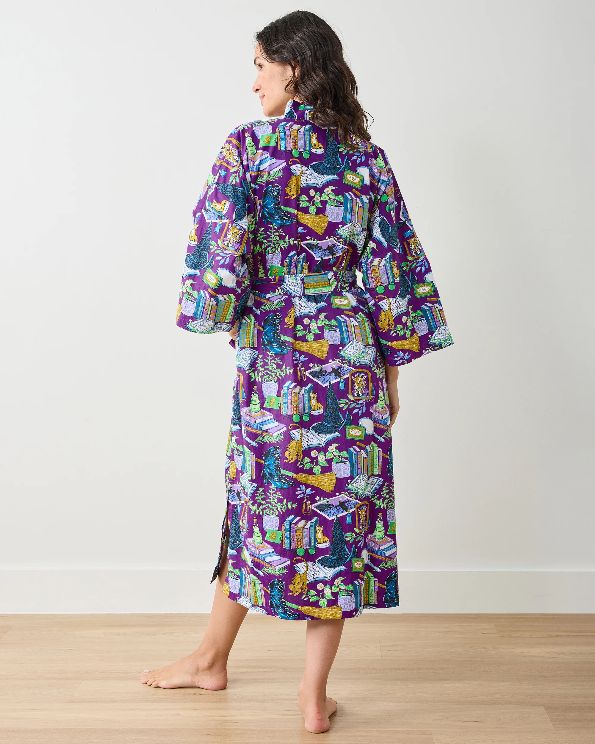 Elphaba’s Alchemy – Robe – Brewed Blackberry – pntesh