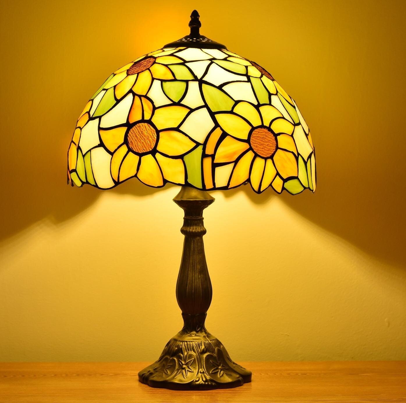 Benahid Stained Glass Lamp Style Bedside Lamp, Country Table Lamp, Base 18